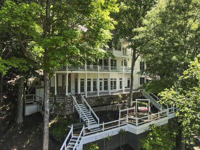 111 Chestnut St