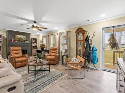 221 Jackson Cir