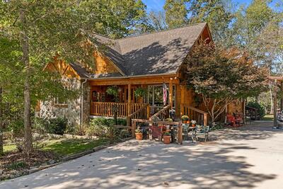 499 Hemlock Ln