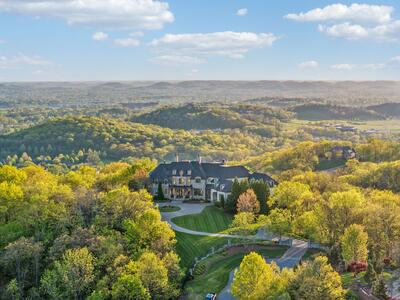 513 King Richards Ct
