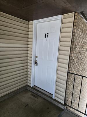 555 N DuPont Ave