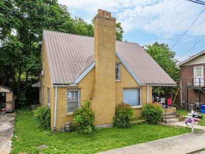 102 W Sparta St