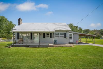 75 Lakeside Dr
