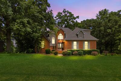 208 Loop Dr