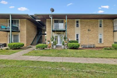555 N DuPont Ave