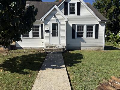 114 Oak St