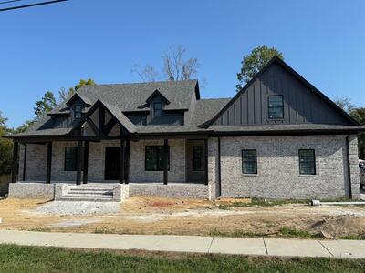 2108 Country Club Dr