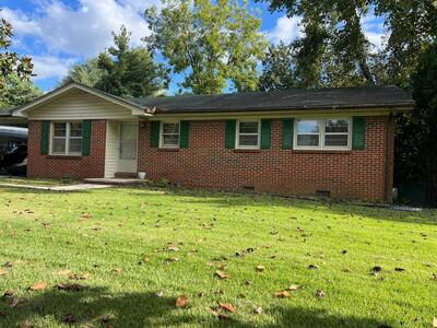 207 N Hills Dr