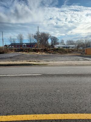 900B Memorial Blvd