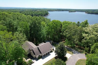 105 W Paradise Dr