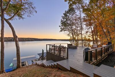 374 Ridgefield Cir