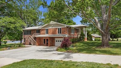1305 Dripping Springs Rd