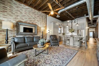209 E Main St