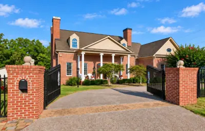 200 Holmes Creek Rd