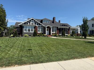 102 Ross Ave