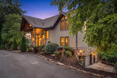 858 Harbor Green Pl