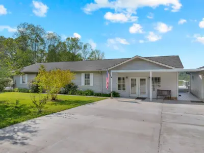 145 Lake Court Dr
