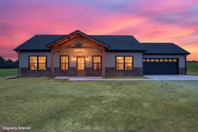 36 Meadowwood Ln