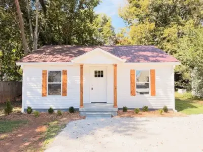 407 Laura Ave